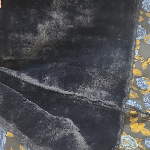 Beautiful coat - Picture 5 of 5